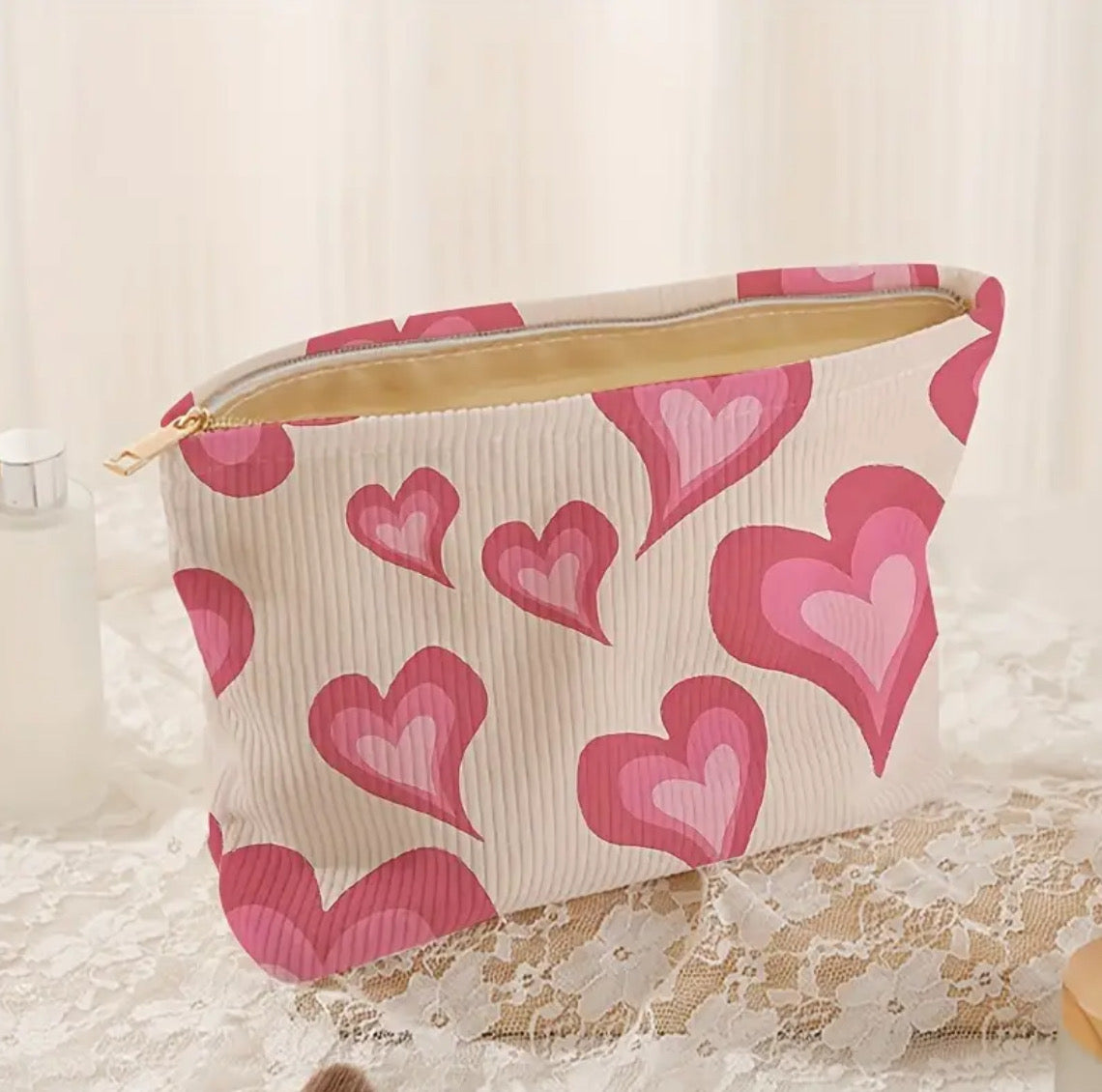 WHITE SWEETHEART COSMETIC BAG